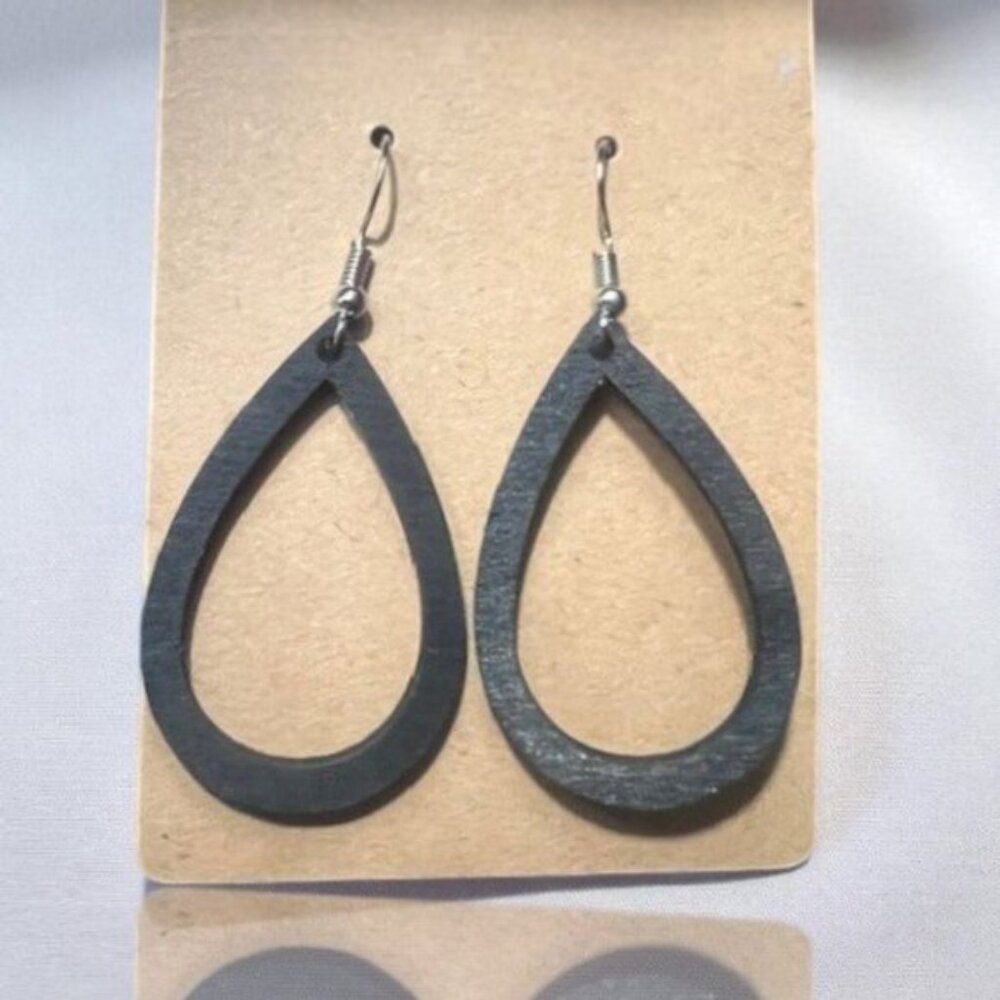 Elegant Black Teardrop Earrings